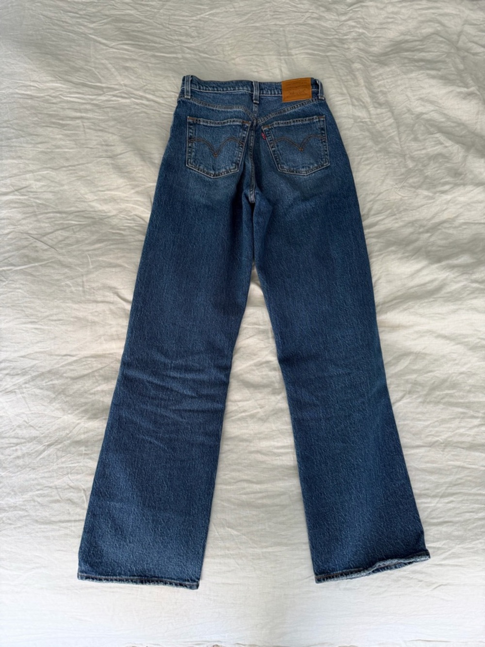 Levi's Women's Ribcage Straight Ankle Jeans in On My Honor Wash - Picture 2 of 2